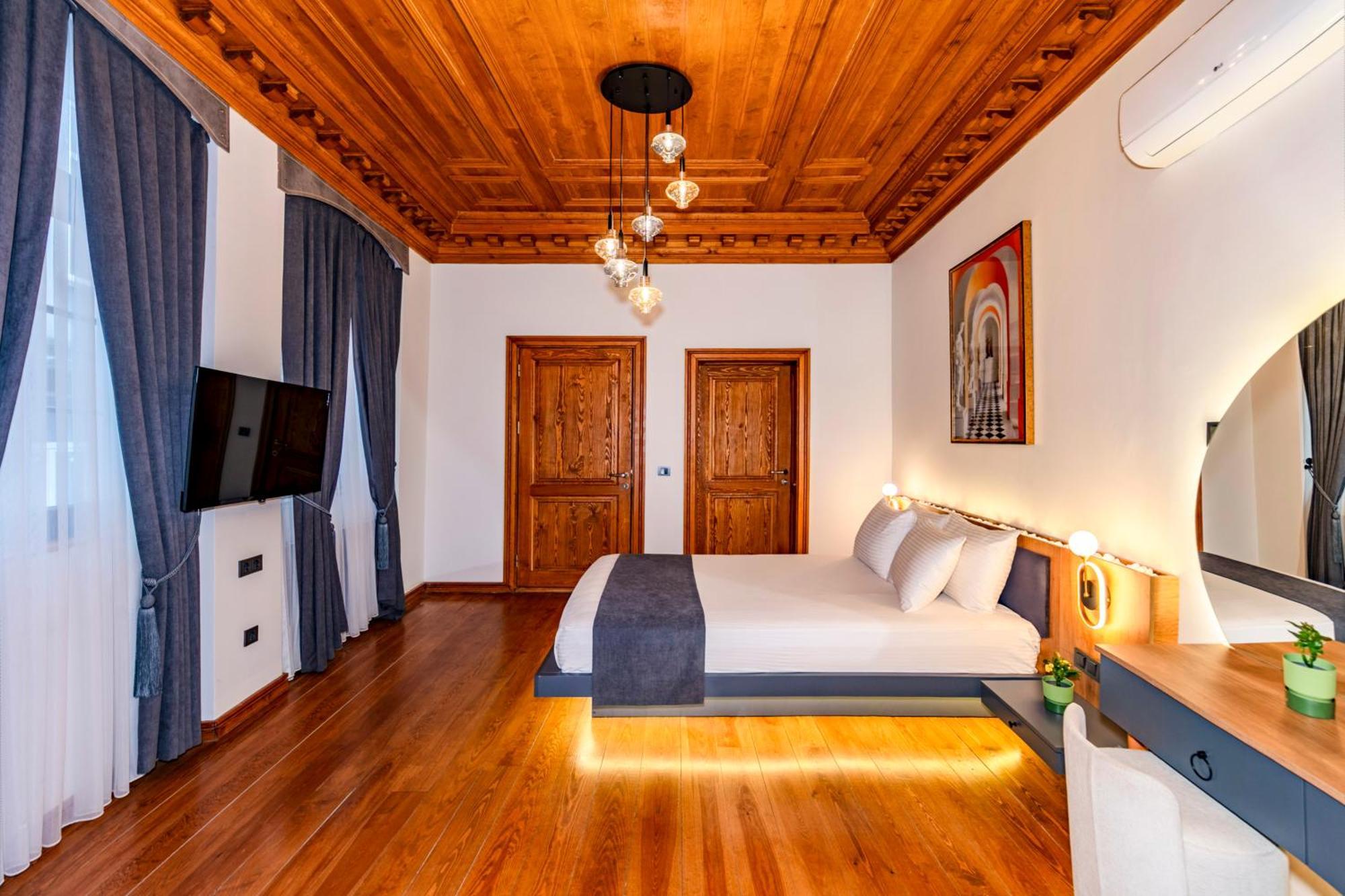 Elmira Pera & - Special Class Hotel *