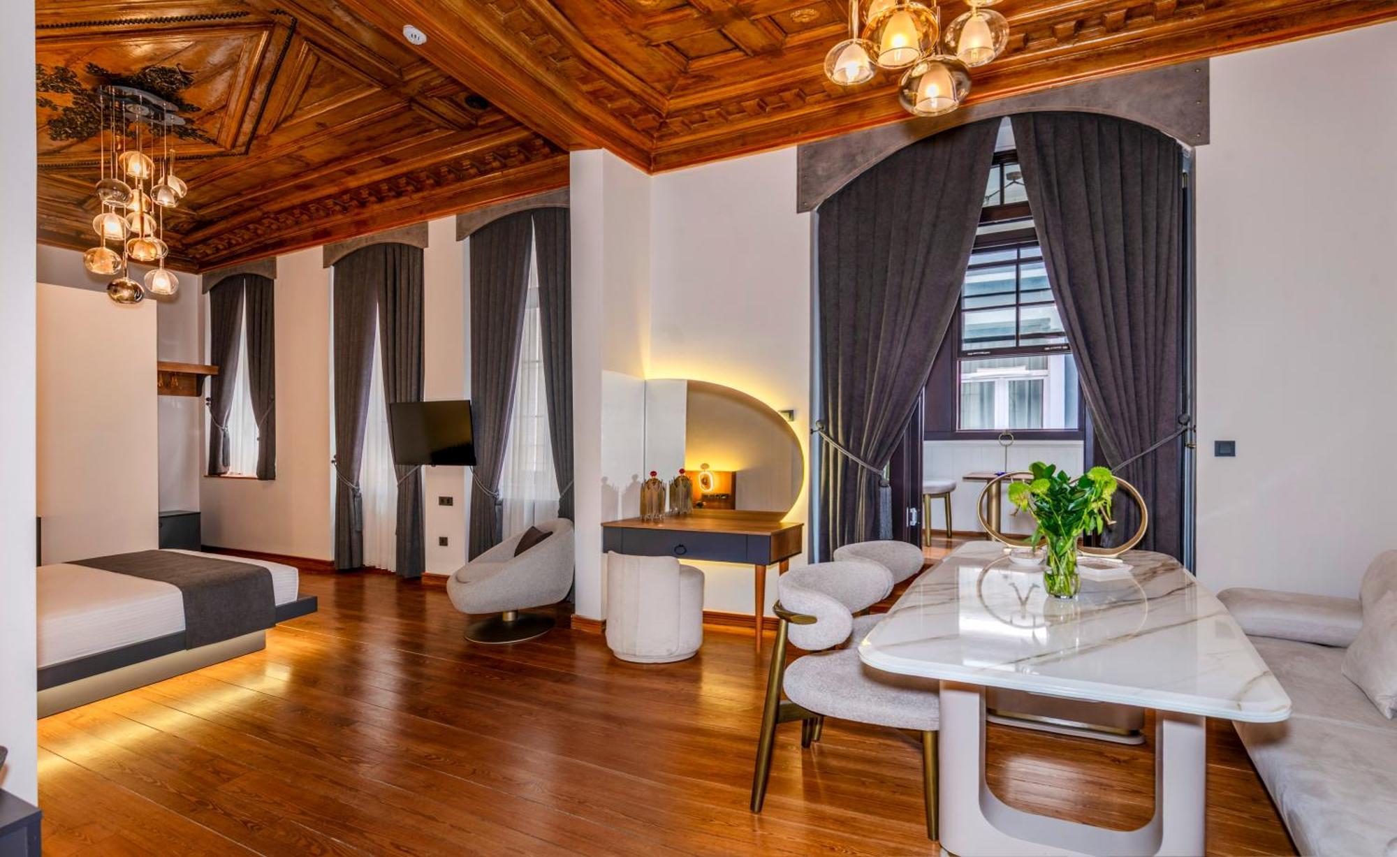 Elmira Pera & - Special Class Hotel *